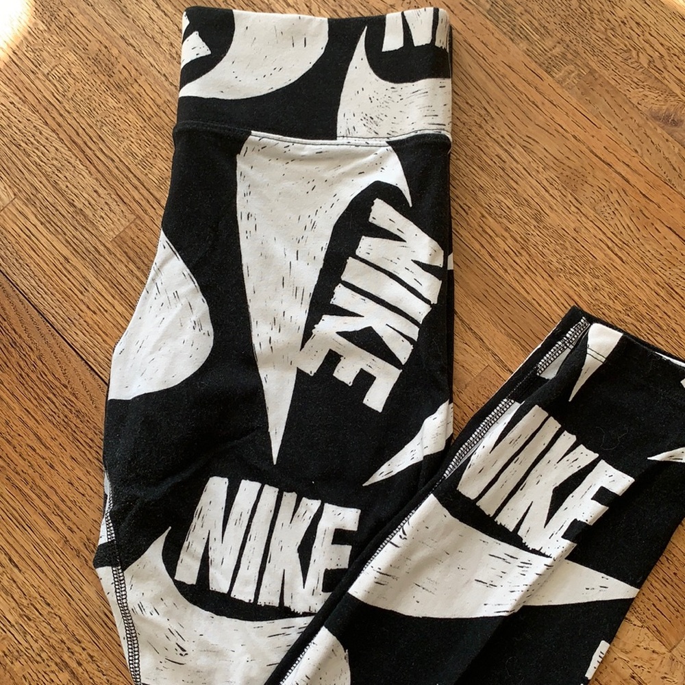 Nike Logo Leggings